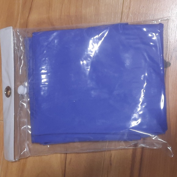 Rainbrella Adult Rain Poncho. One size fits all.NWT - Picture 3 of 3